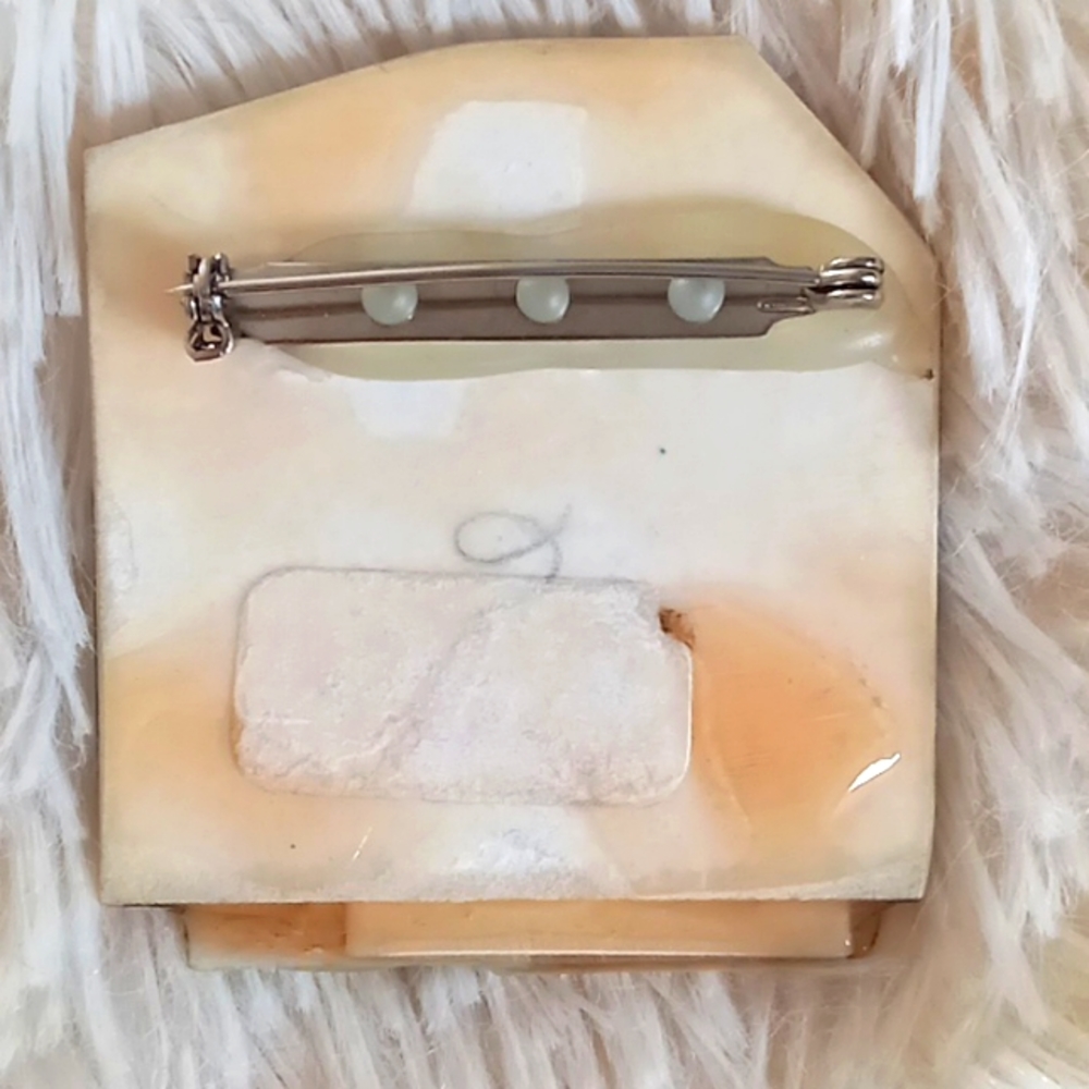 Handmade Resin Pin - Picture 3 of 3